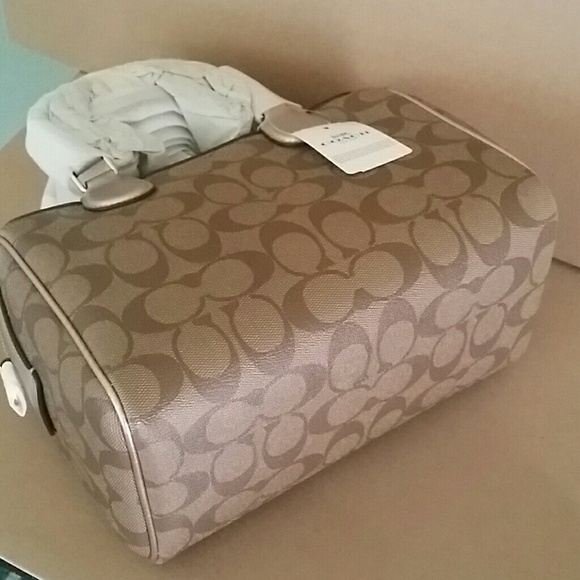  {SOLD}●COACH BENNETT CROSSBODY - Picture 5 of 8